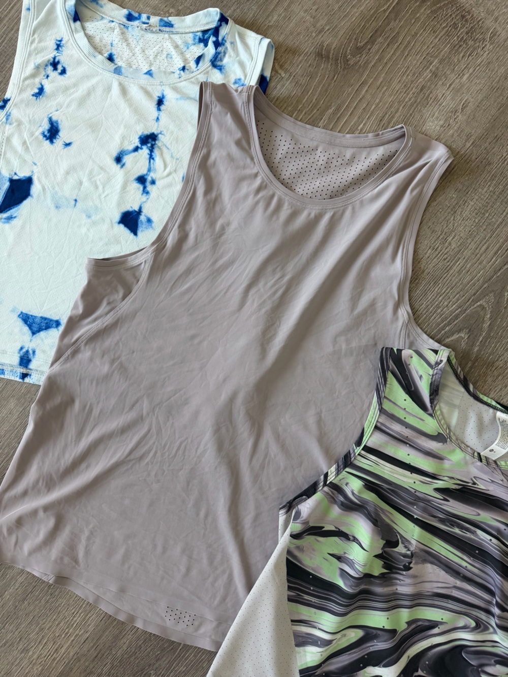 Lululemon Small Tank Bundle - Picture 3 of 8